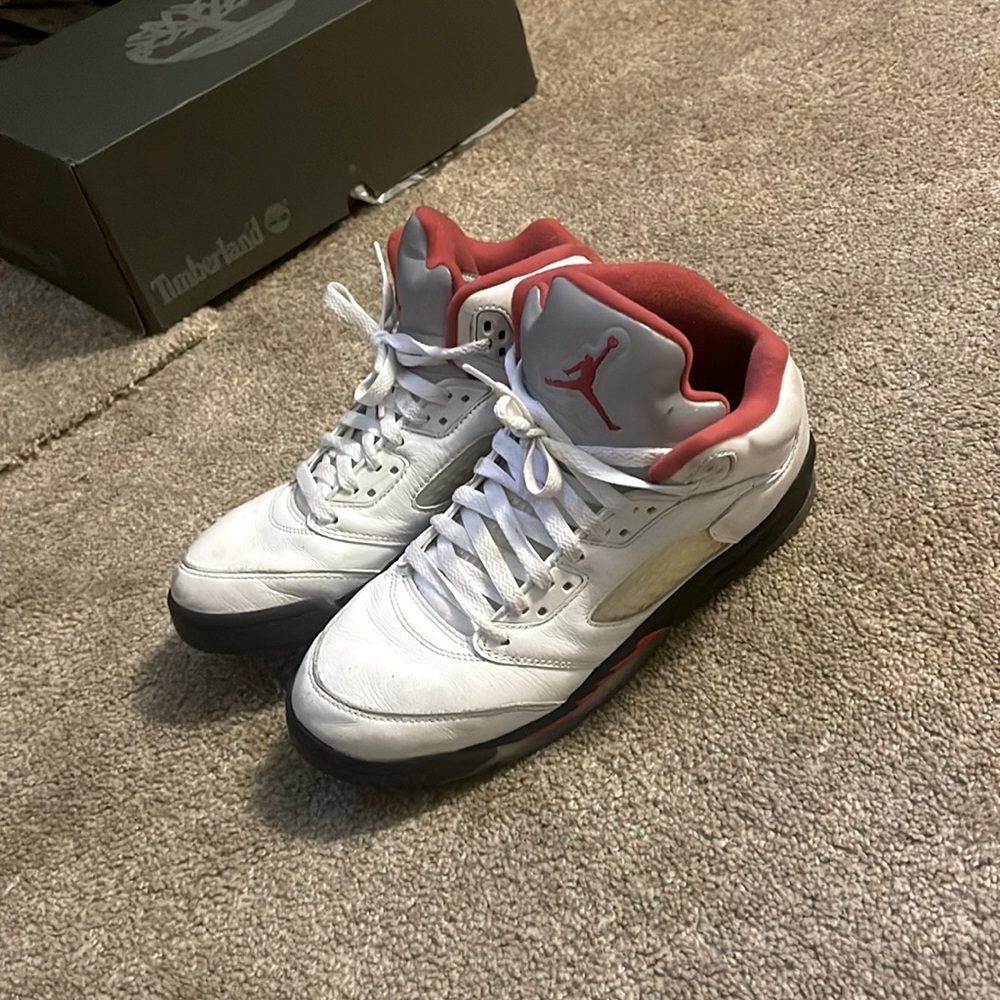 Jordan 5’s size 6Y ! fairly used, occasionally wore them.